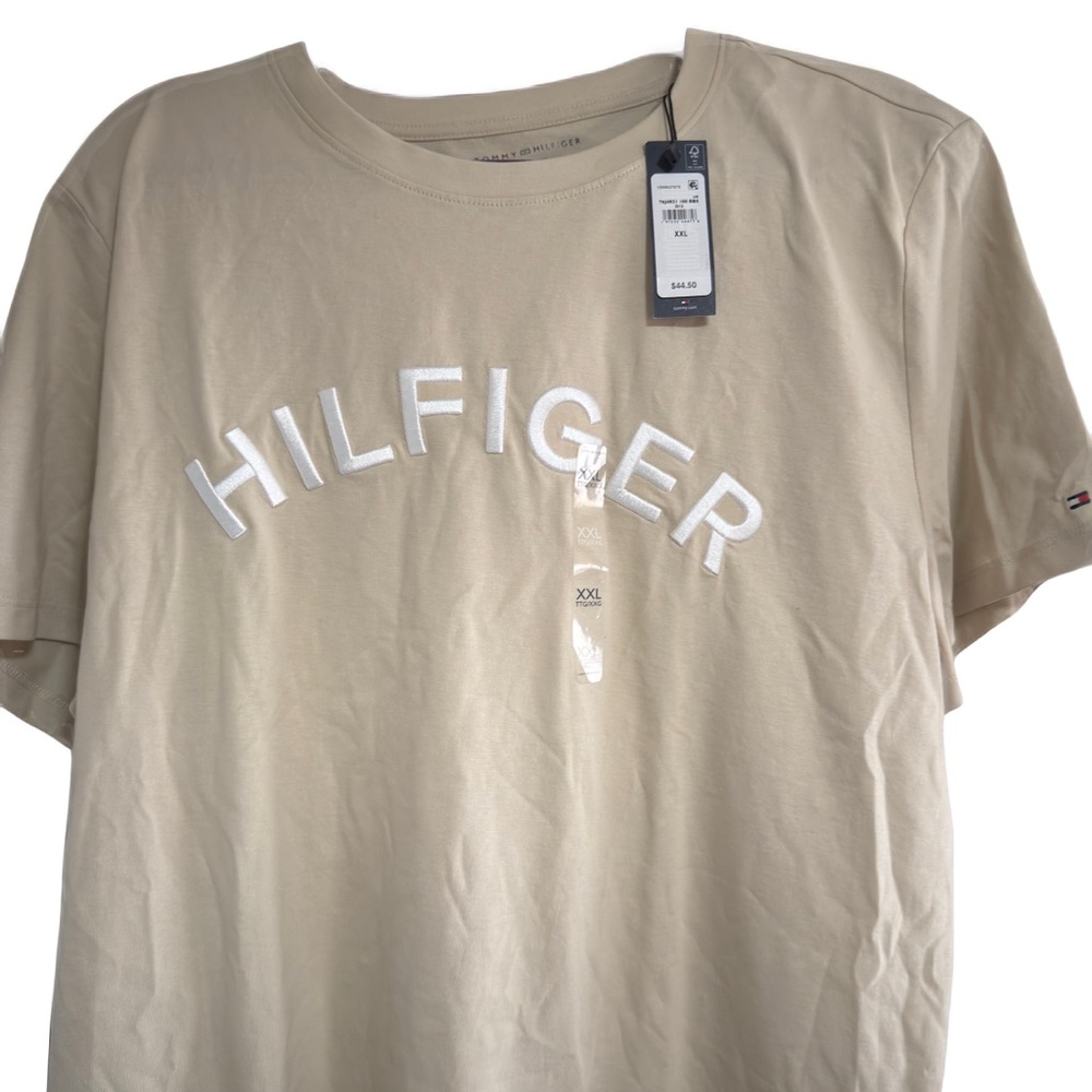 Tommy Hilfiger
Embroidered Hilfiger Logo T-Shirt. Willing to negotiate.